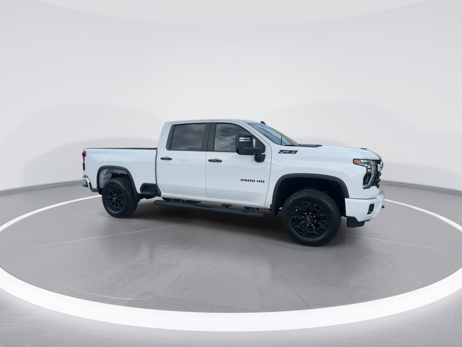 2024 Chevrolet Silverado 2500HD LT photo 2