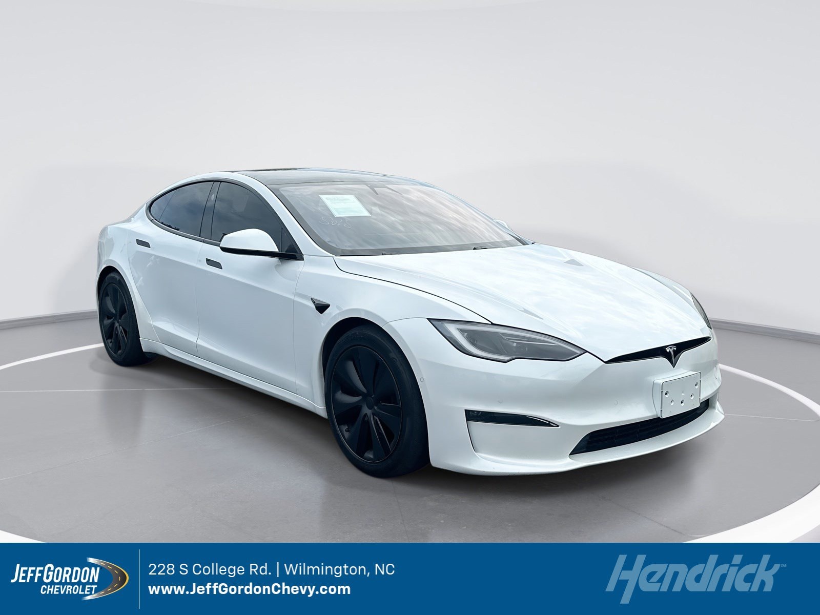 2022 Tesla Model S's photo