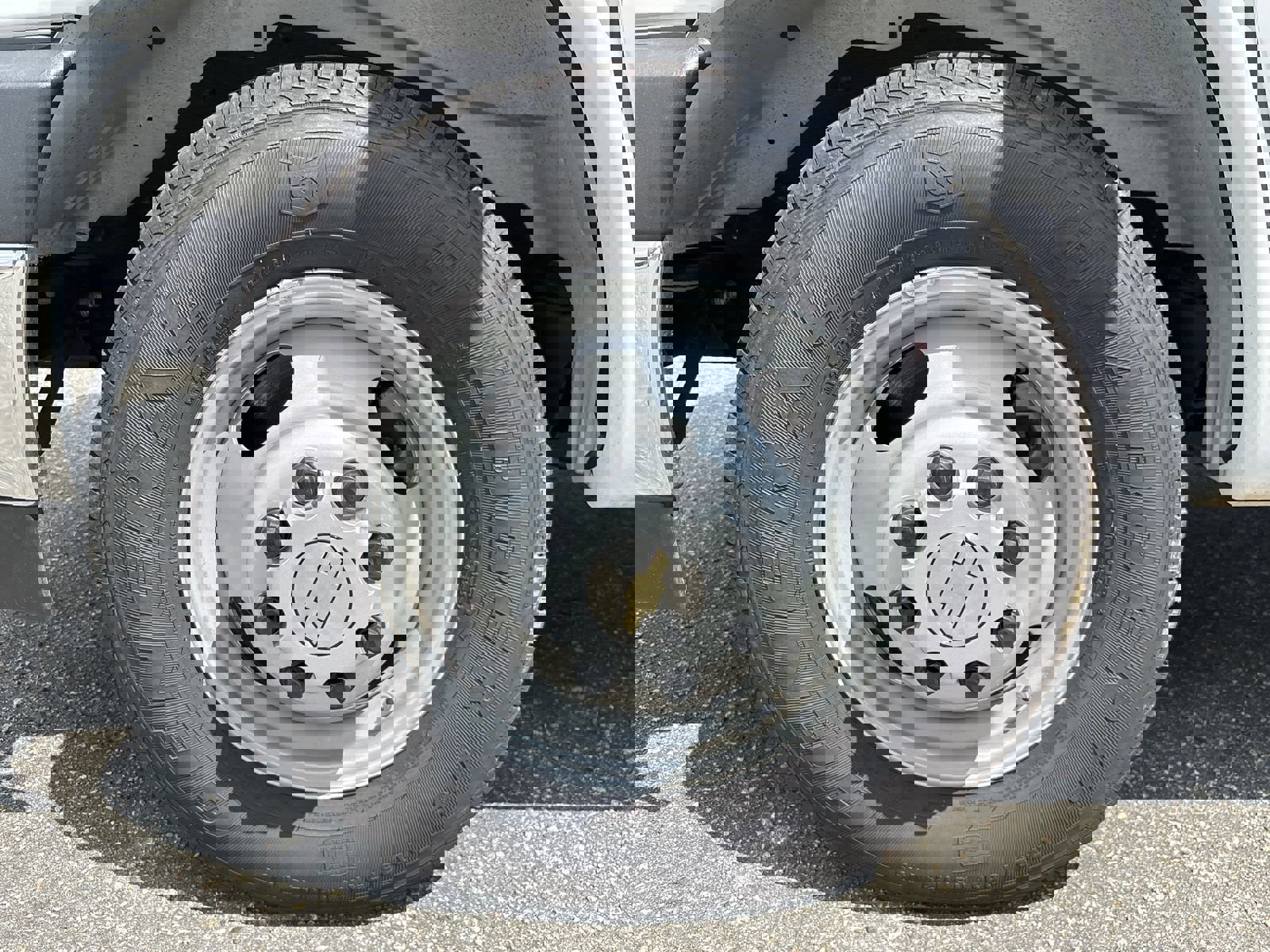 2024 Chevrolet Express Cutaway Base photo 12