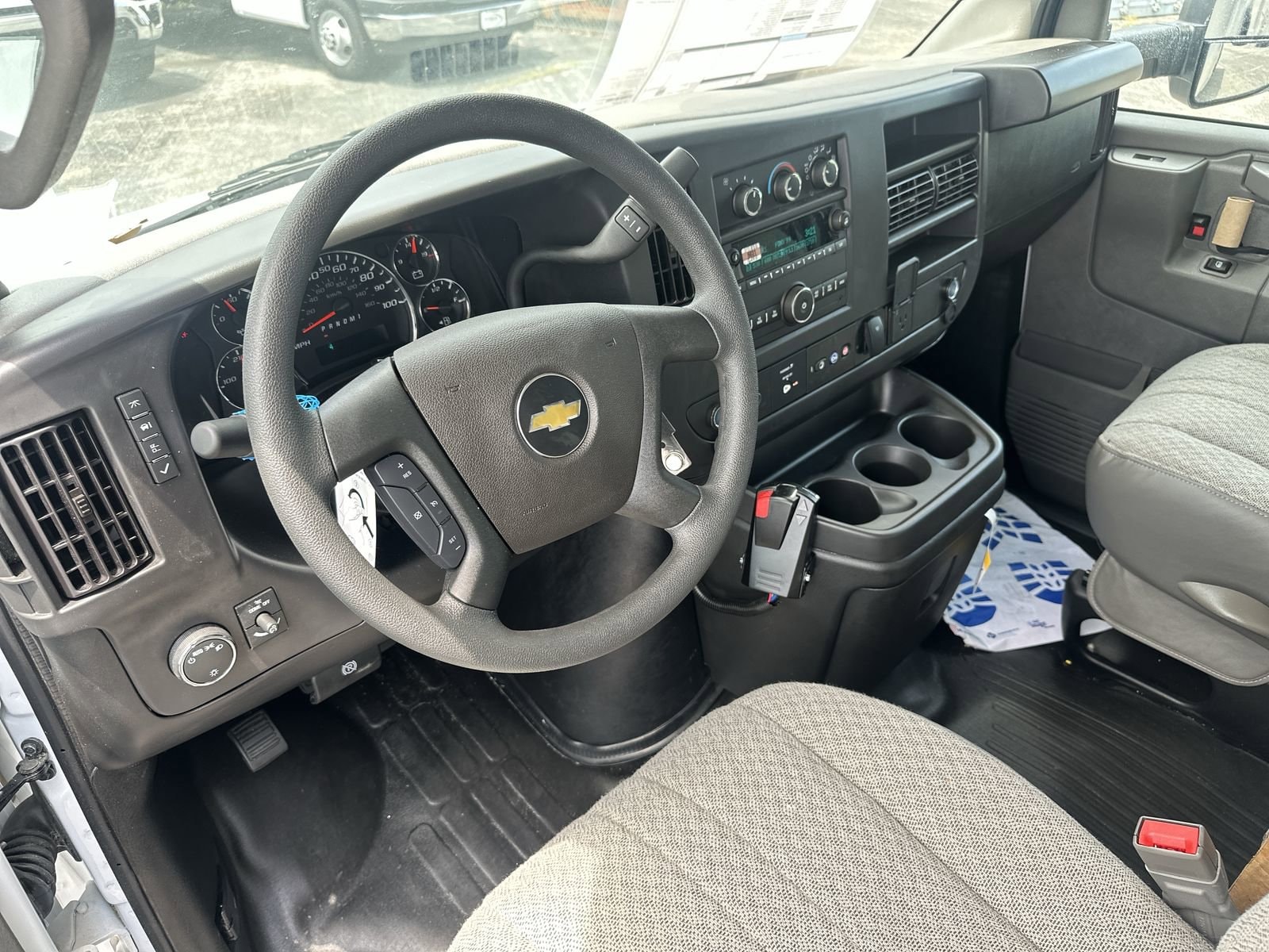 2024 Chevrolet Express Cutaway Base photo 13