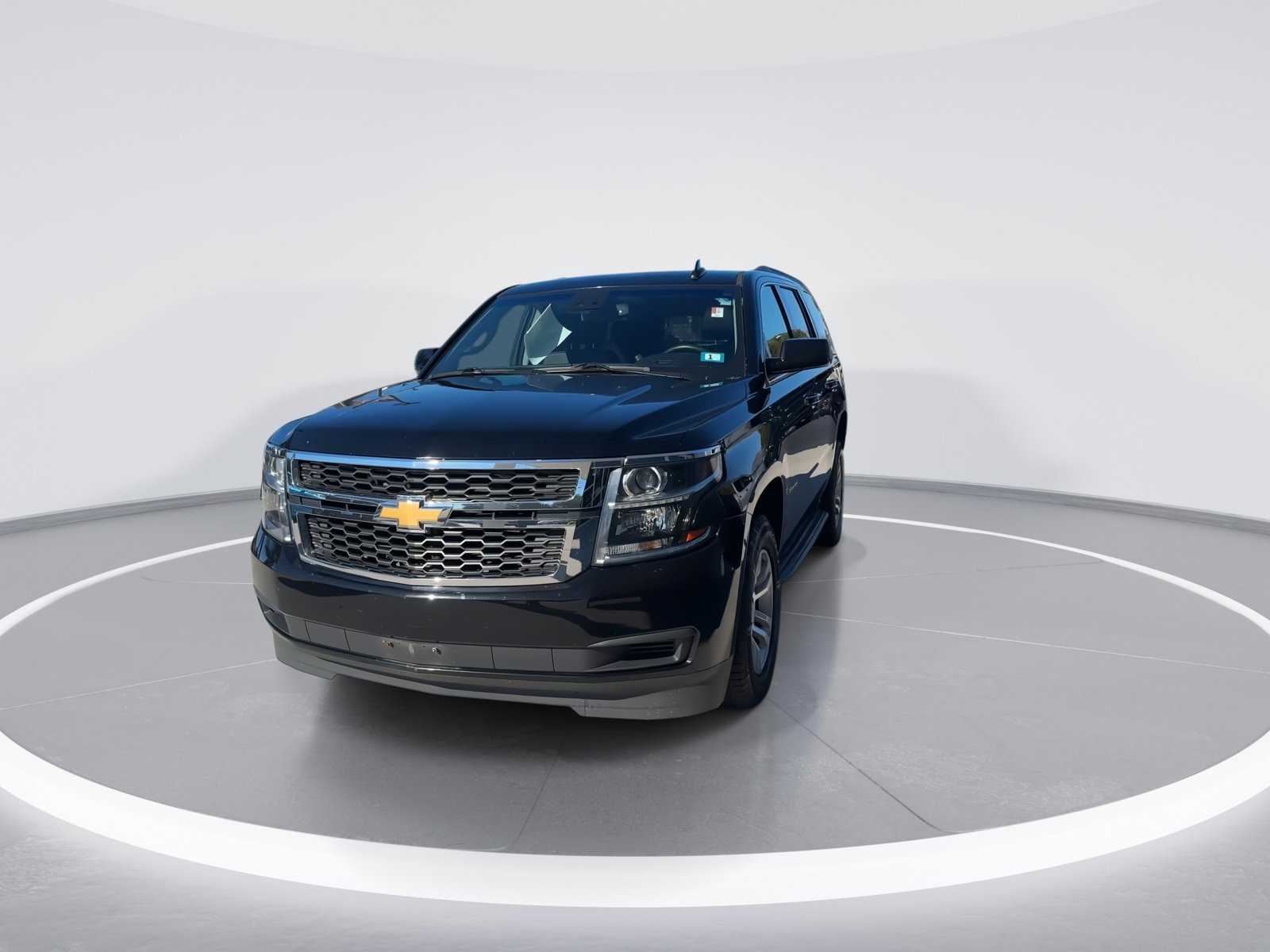 2019 Chevrolet Tahoe LT photo 3