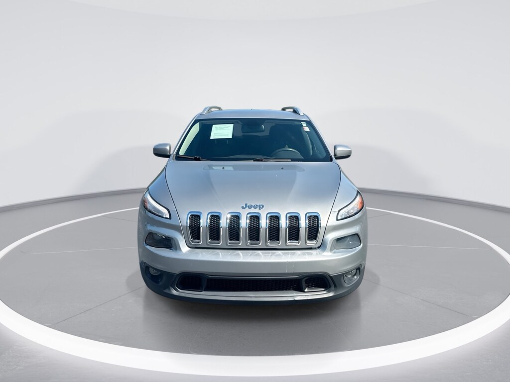 Used 2018 Jeep Cherokee Latitude FWD SUV