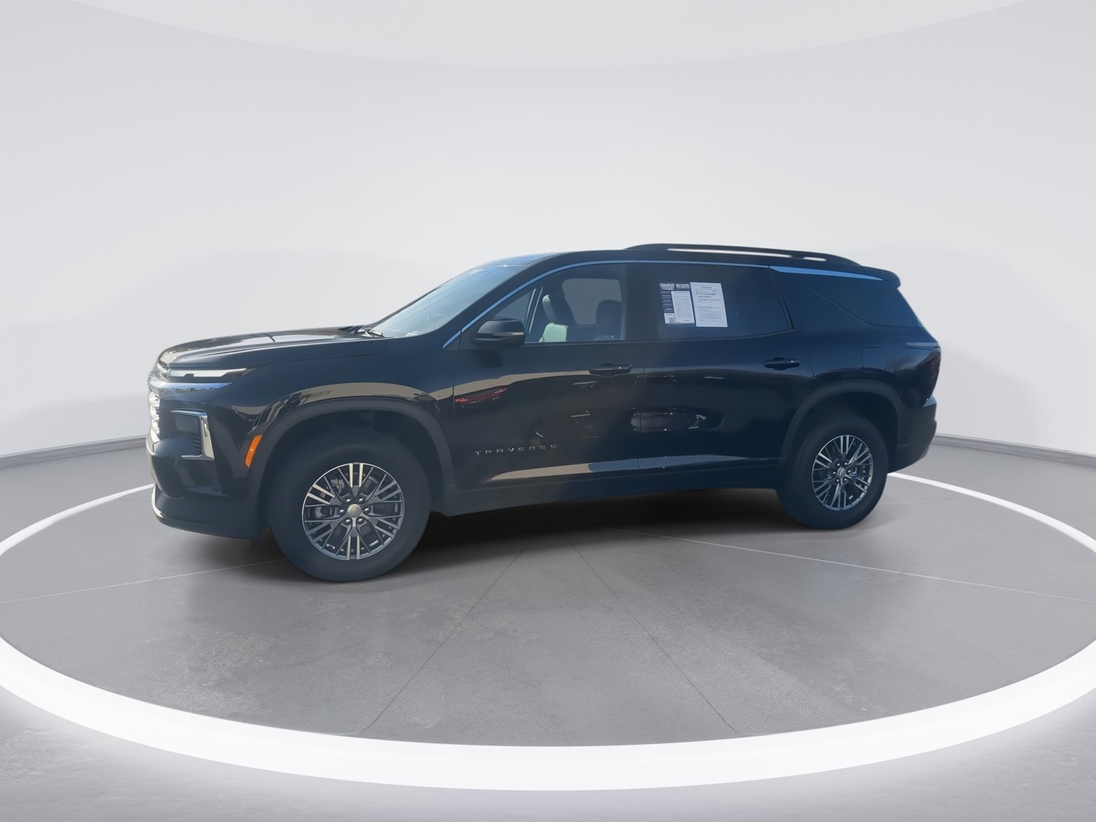 2025 Chevrolet Traverse FWD LT photo 4