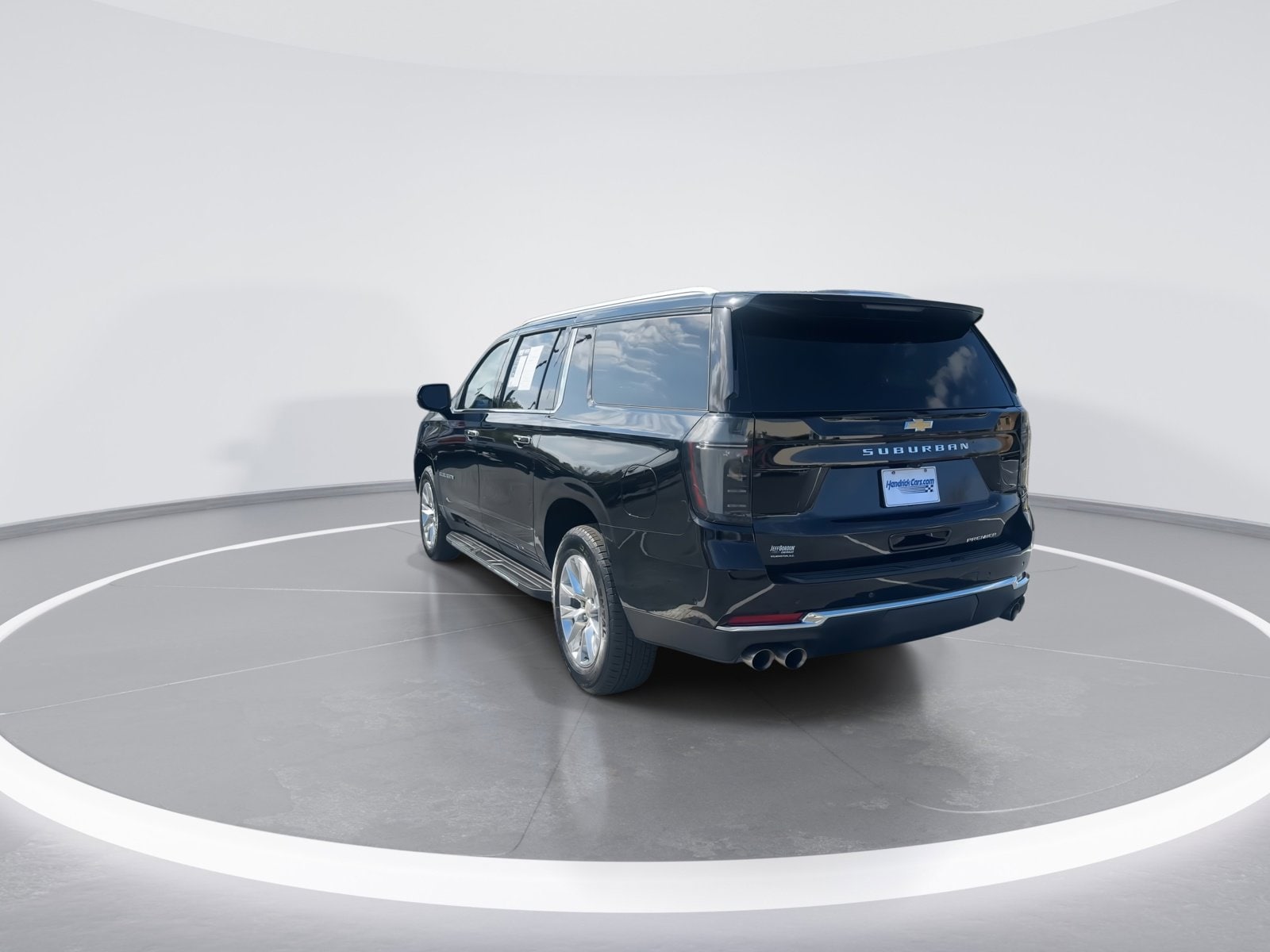 2025 Chevrolet Suburban Premier photo 5
