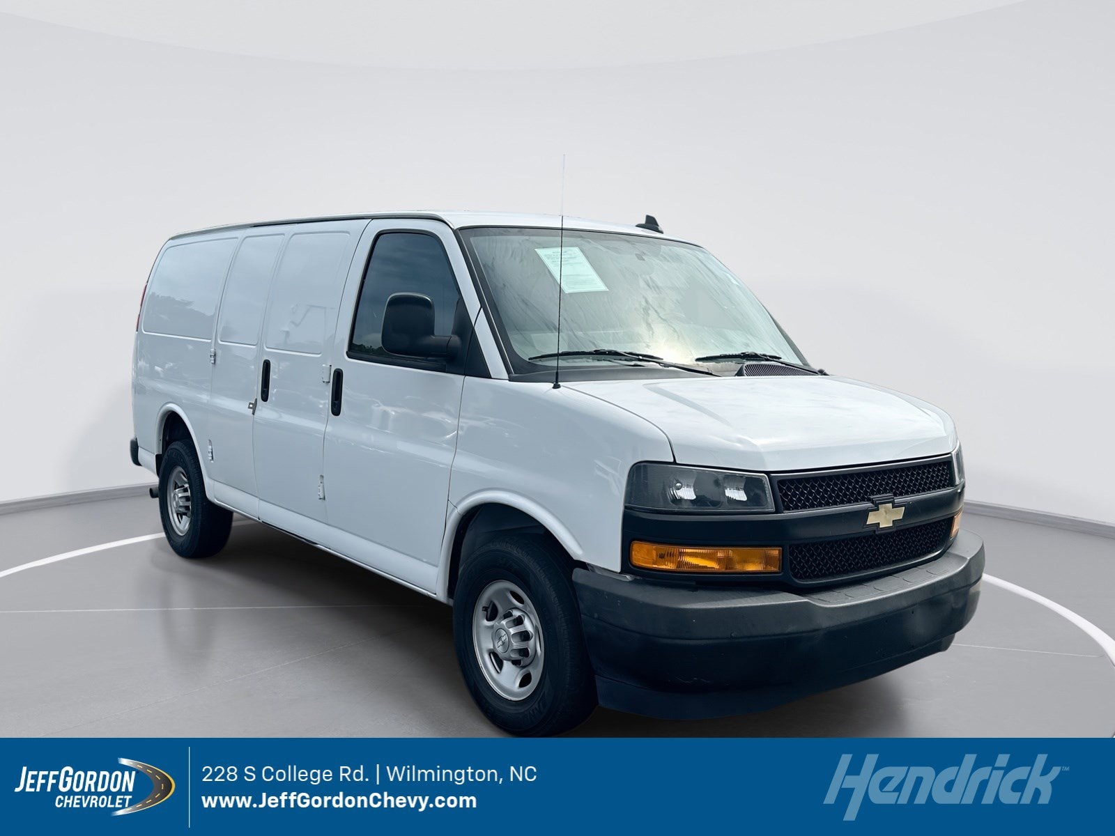 2020 Chevrolet Express 2500 Work Van HD's photo