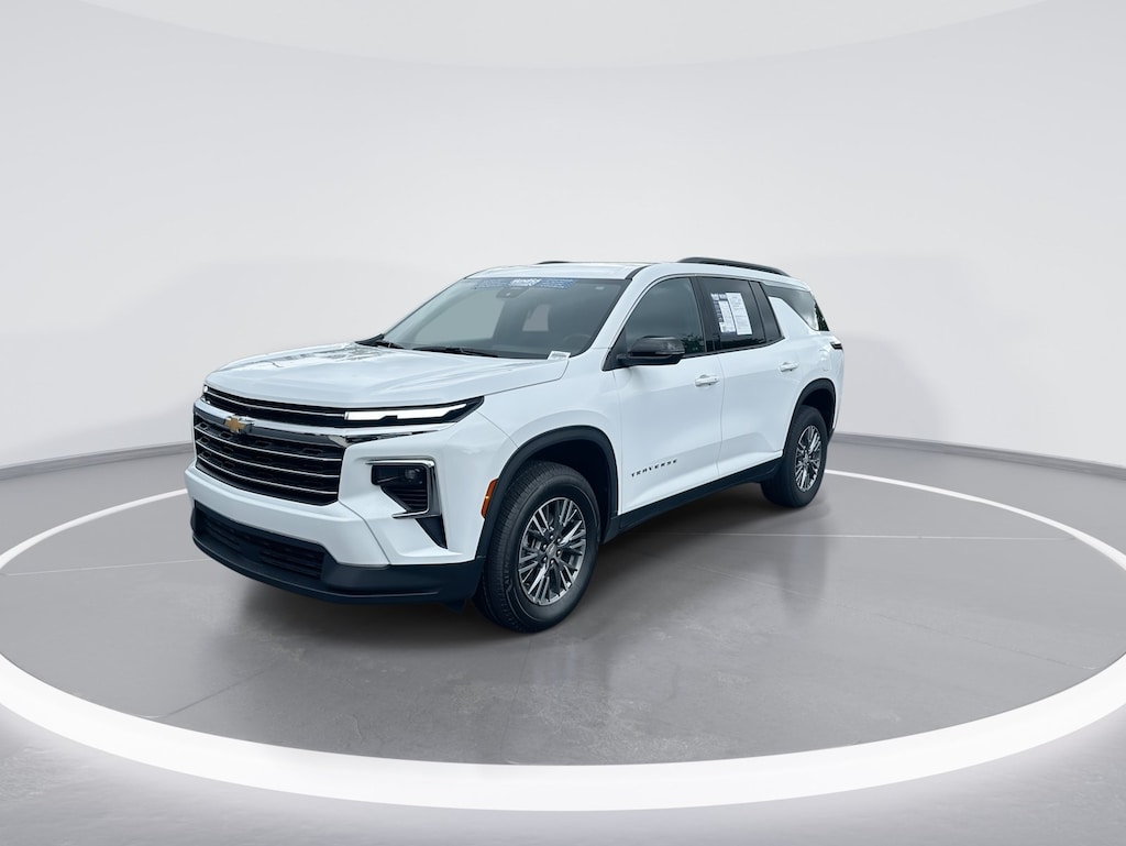 Used 2025 Chevrolet Traverse LT SUV