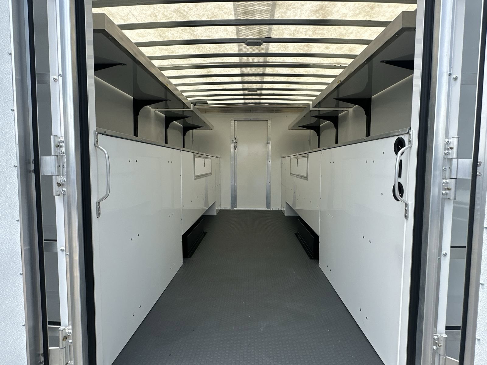 2024 Chevrolet Express Cutaway Base photo 15