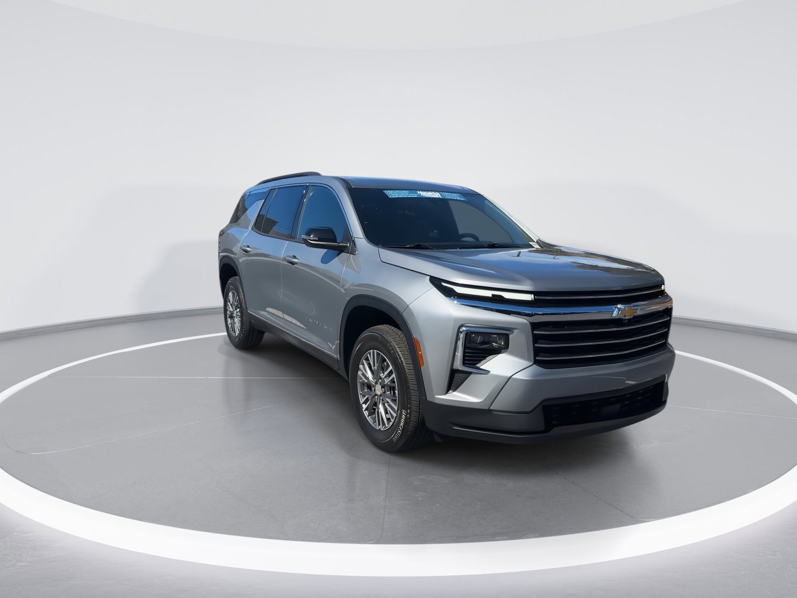 2025 Chevrolet Traverse photo 2