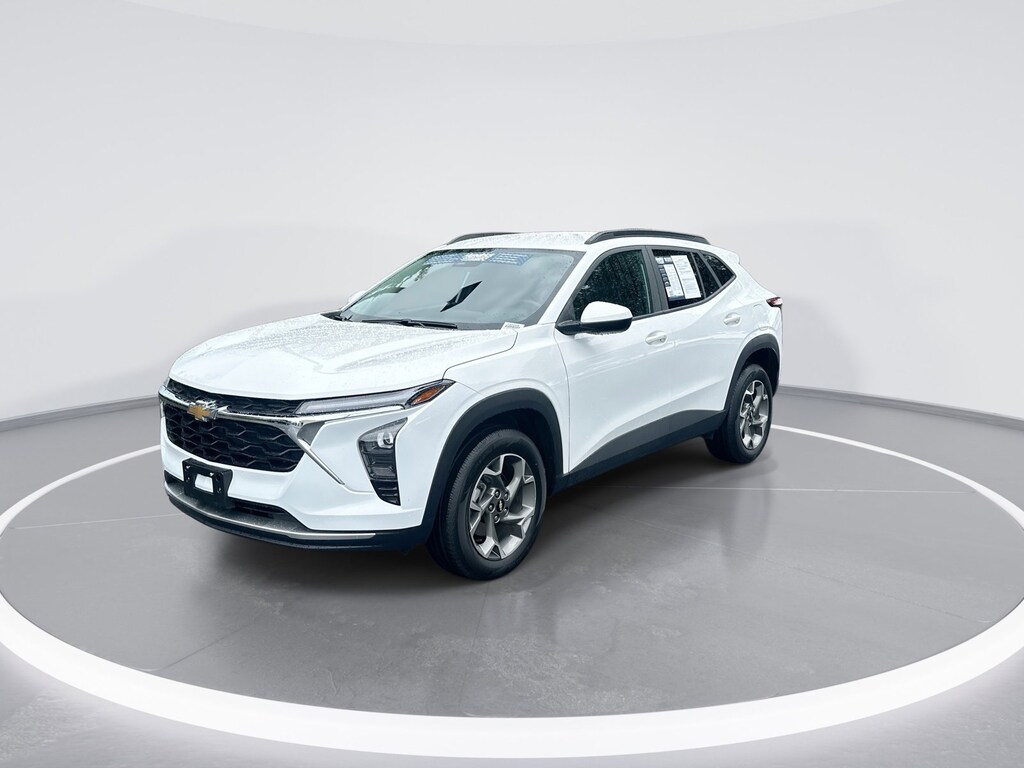 Used 2025 Chevrolet Trax LT SUV
