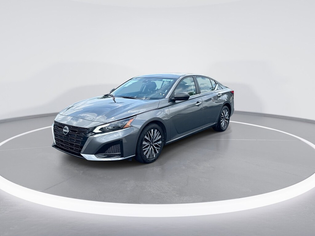 Used 2025 Nissan Altima SV Sedan