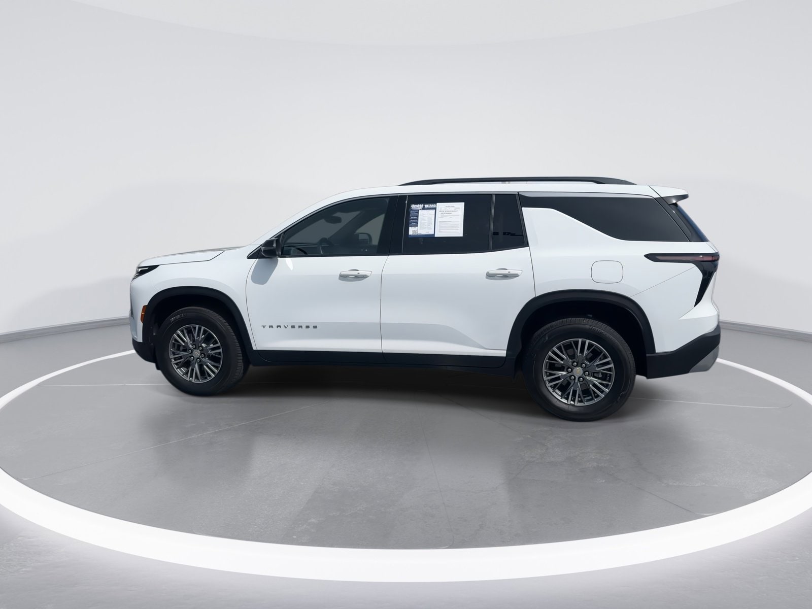 2025 Chevrolet Traverse FWD LT photo 4