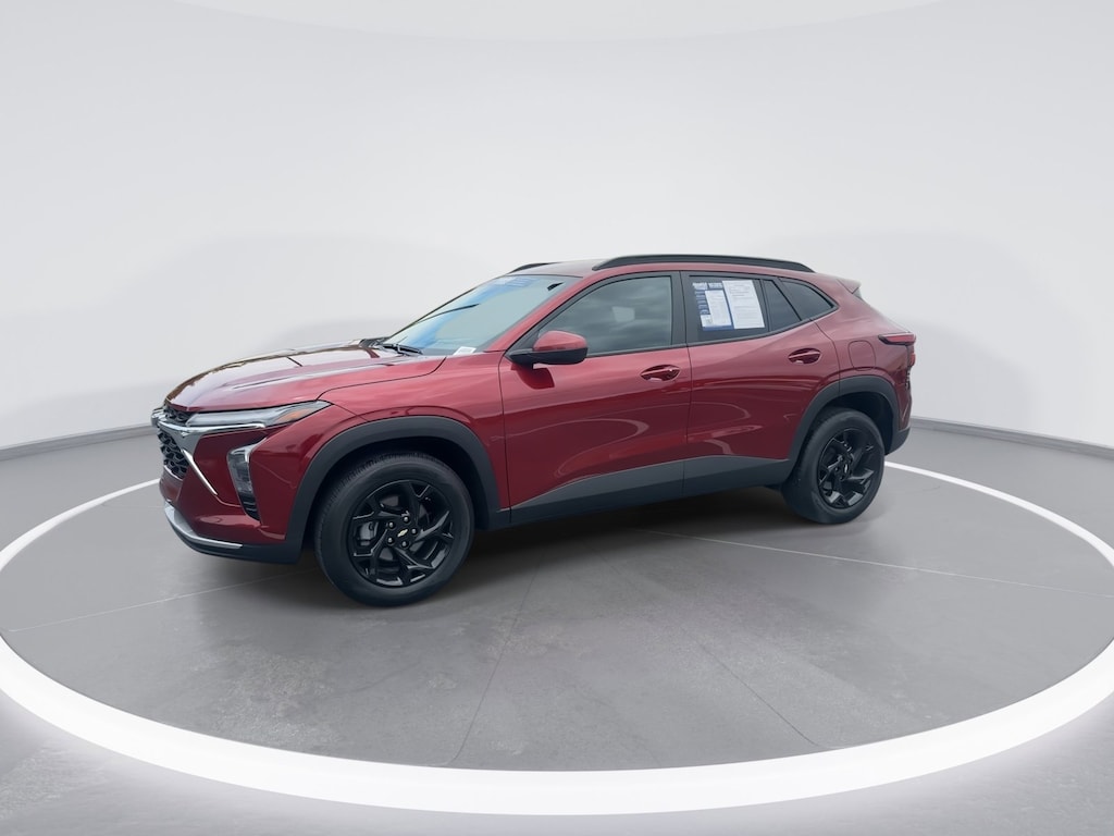 Used 2025 Chevrolet Trax LT SUV