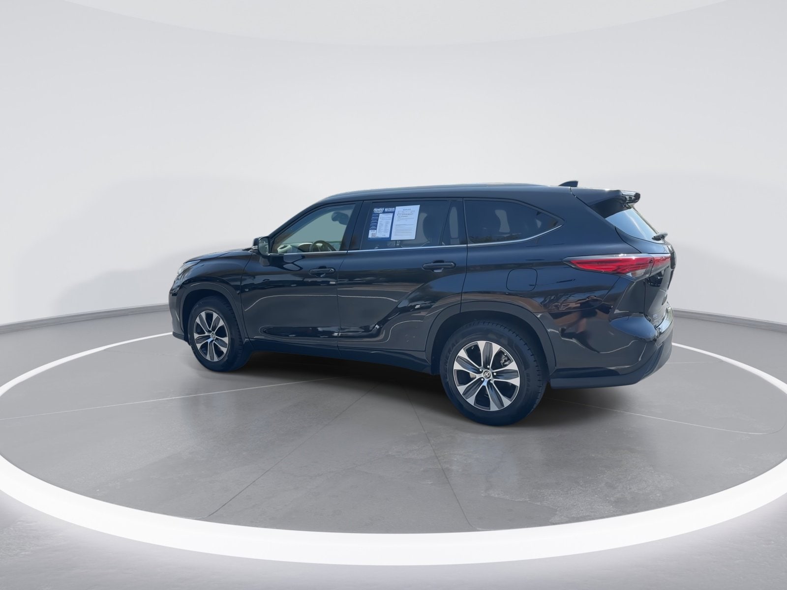 2022 Toyota Highlander XLE photo 5