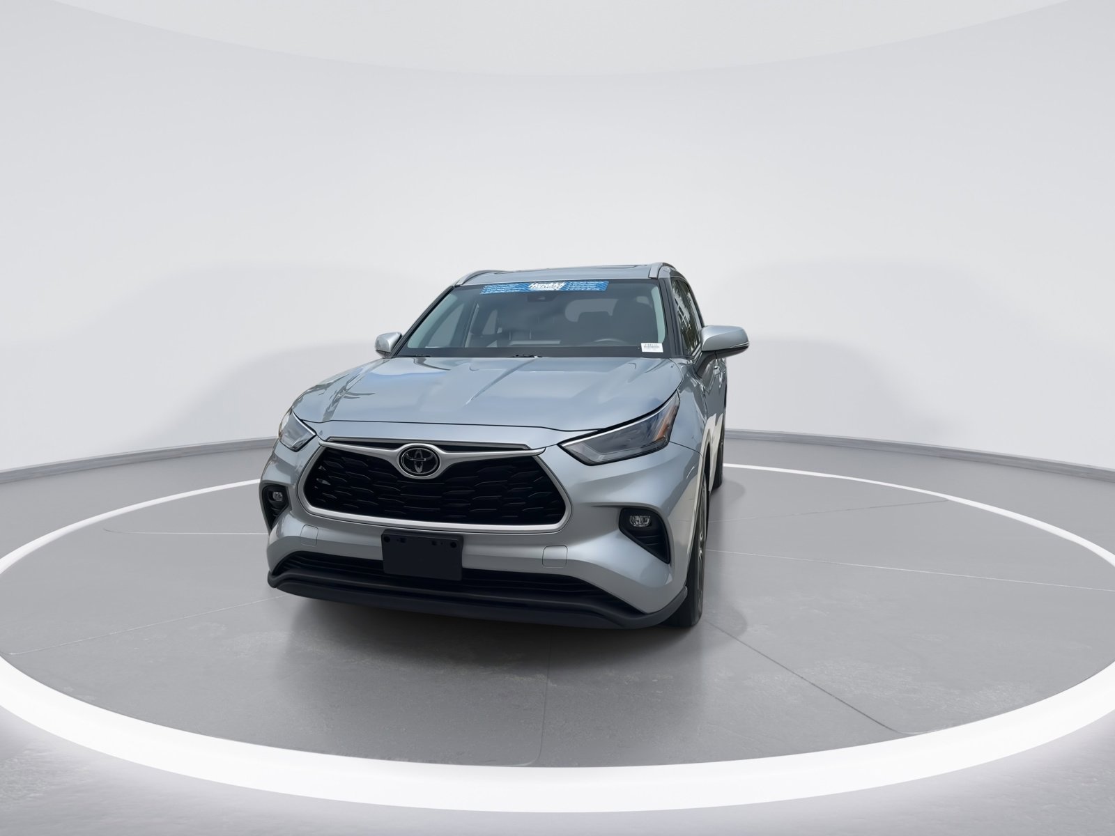 2022 Toyota Highlander XLE photo 3