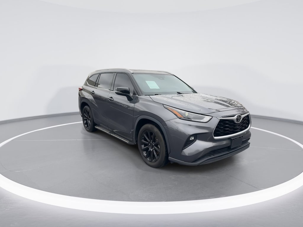 Used 2022 Toyota Highlander XLE SUV