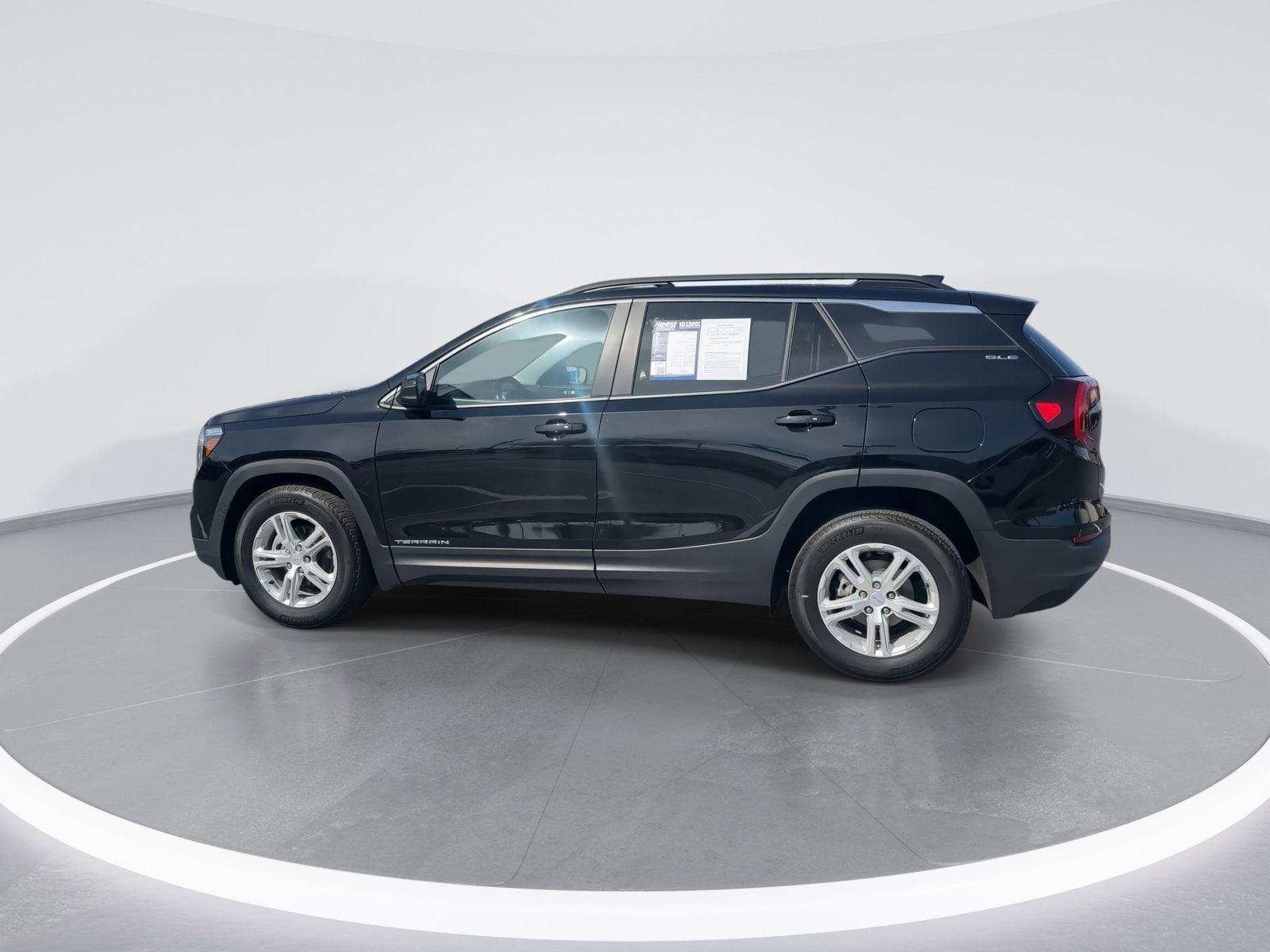 2024 GMC Terrain SLE photo 5