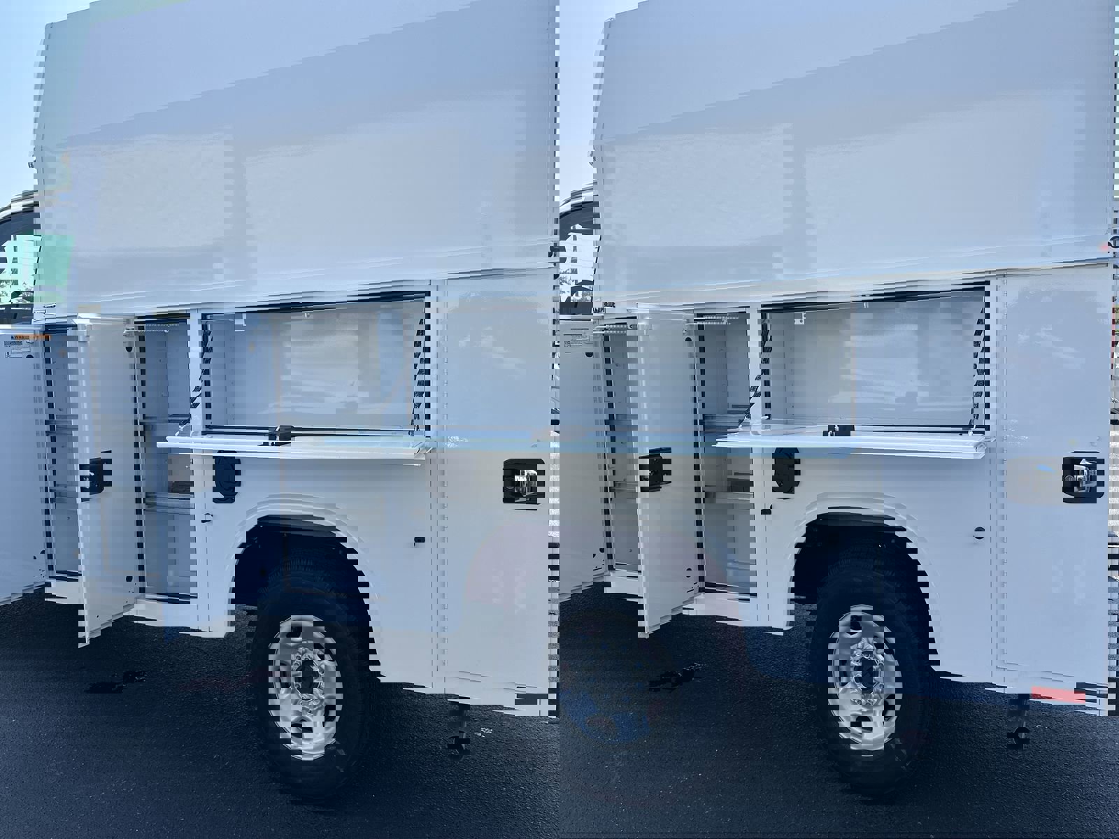 2025 Chevrolet Express Cutaway Base photo 15