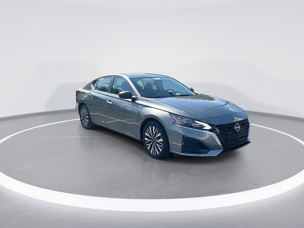 Used 2025 Nissan Altima SV Sedan