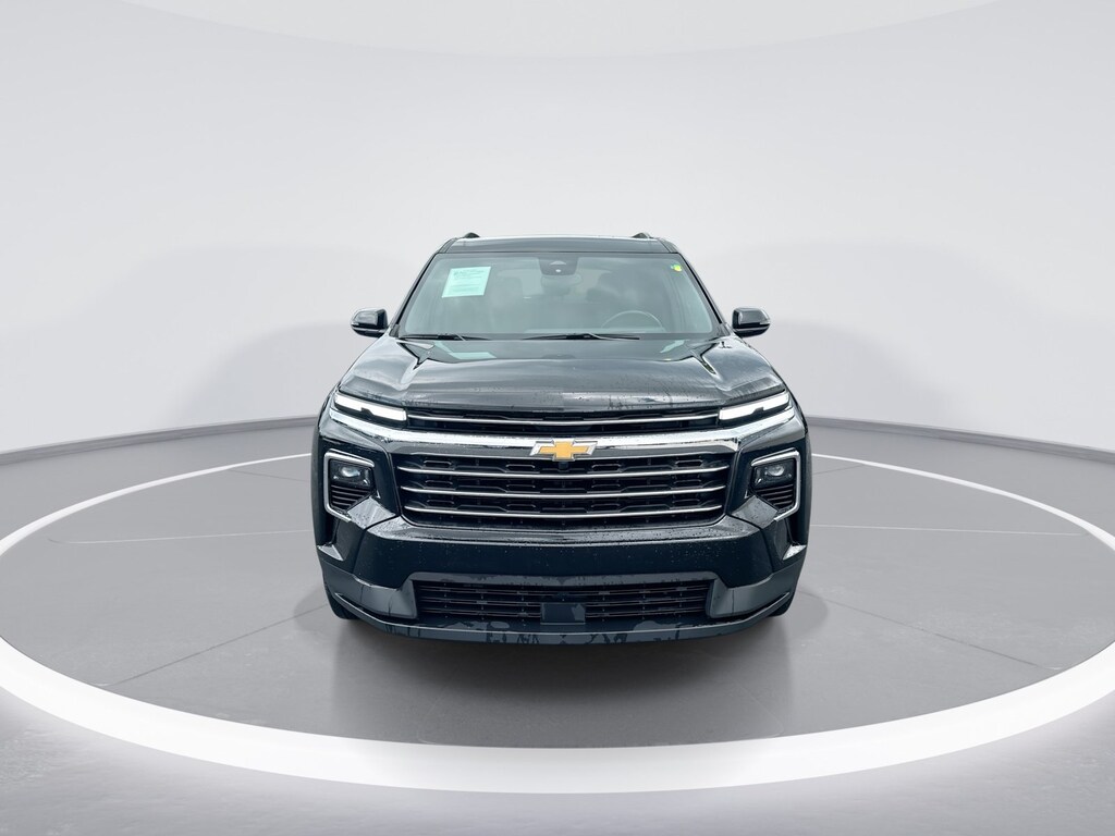 Used 2025 Chevrolet Traverse LT SUV
