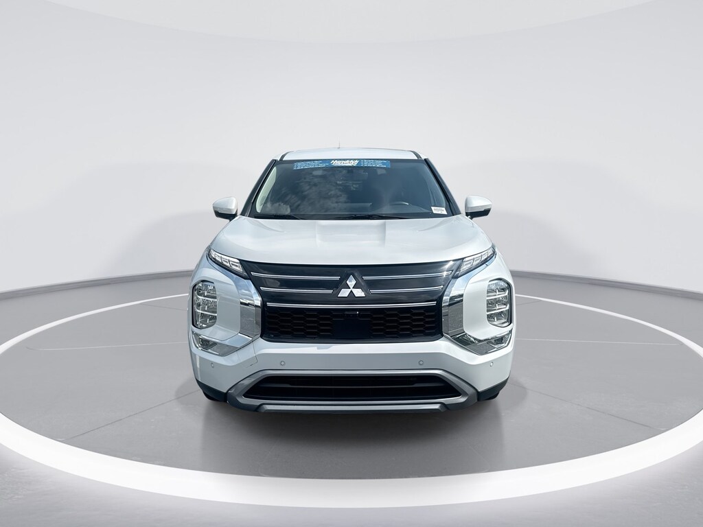 Used 2025 Mitsubishi Outlander SE SUV