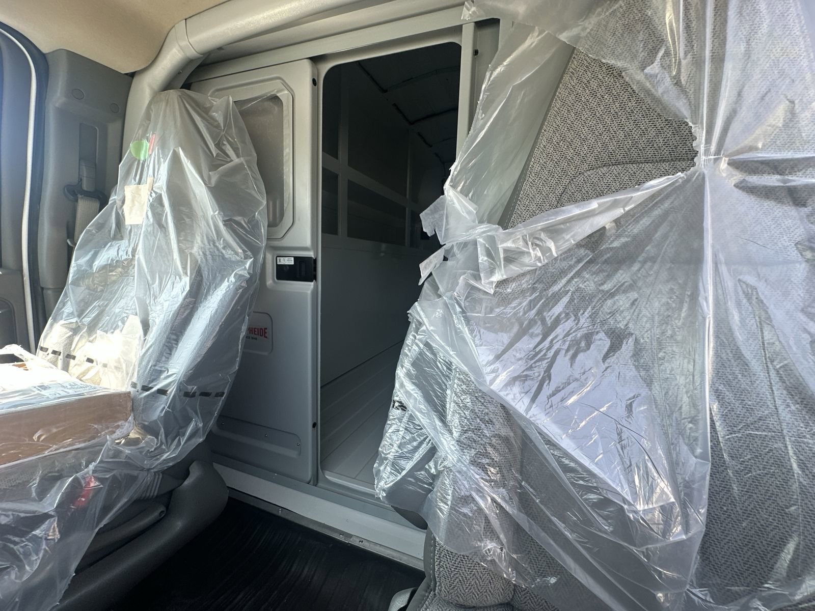 2025 Chevrolet Express Cutaway Base photo 14