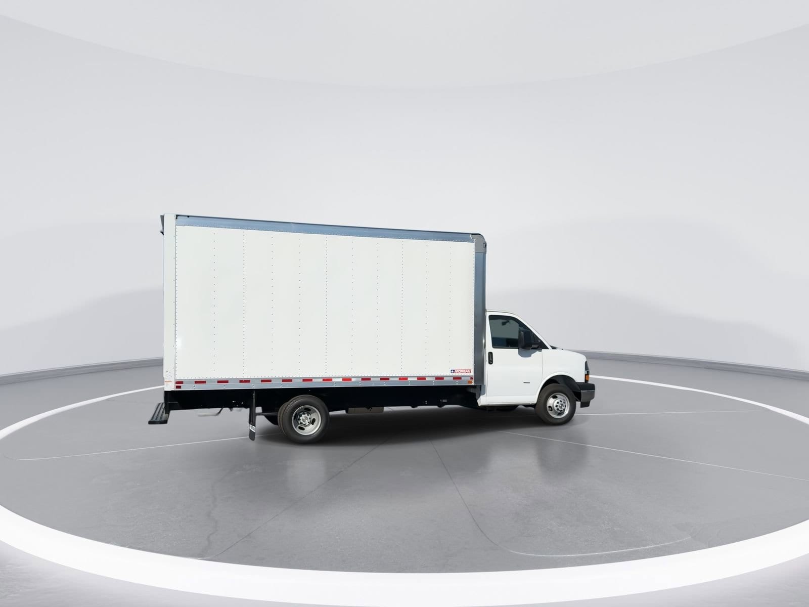 2024 Chevrolet Express Cutaway Base photo 2