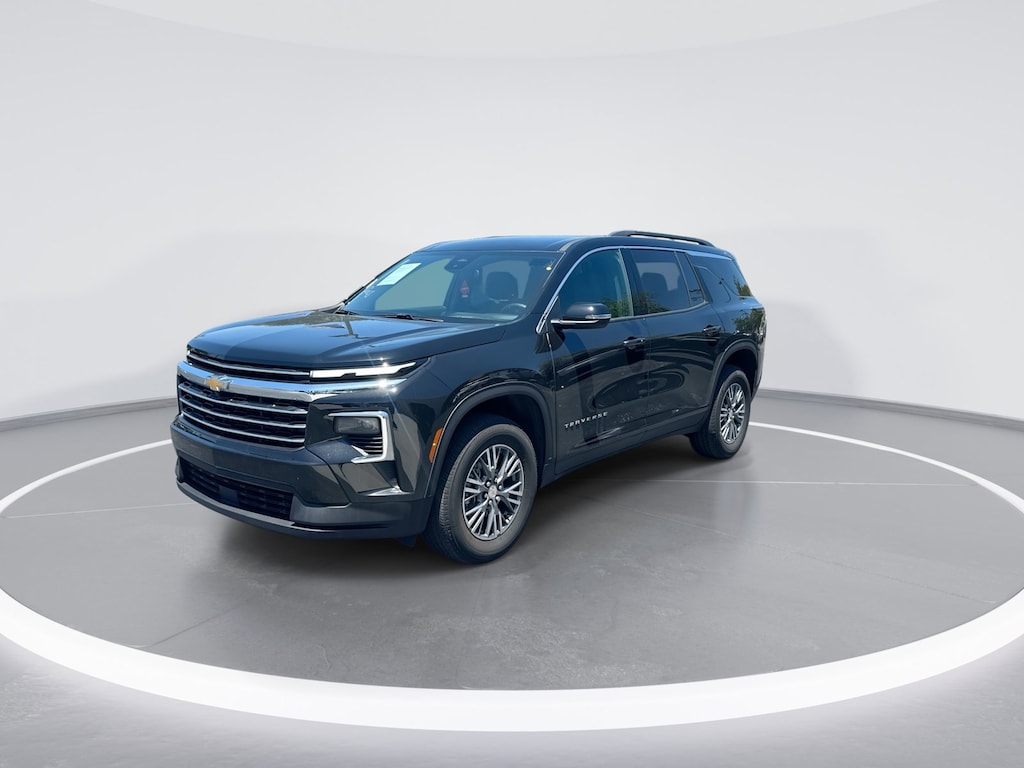 Used 2025 Chevrolet Traverse LT SUV