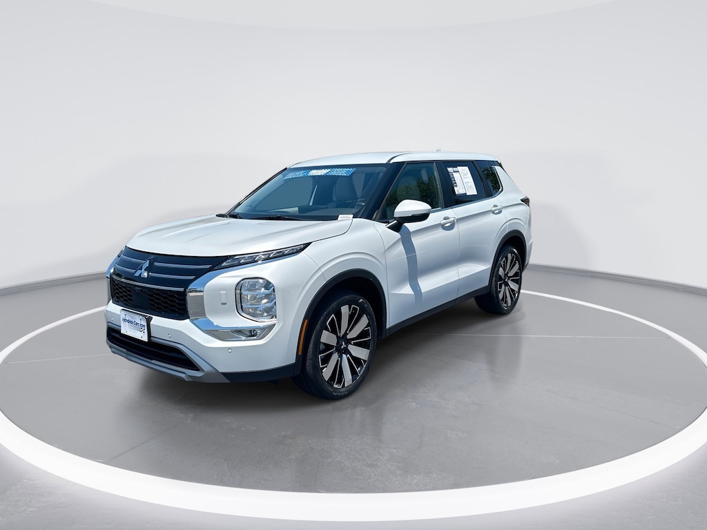Used 2025 Mitsubishi Outlander SE SUV