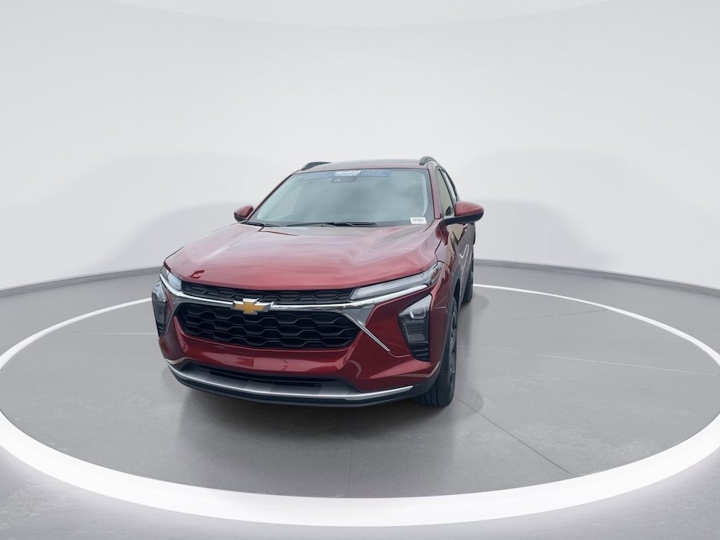 Used 2025 Chevrolet Trax LT SUV