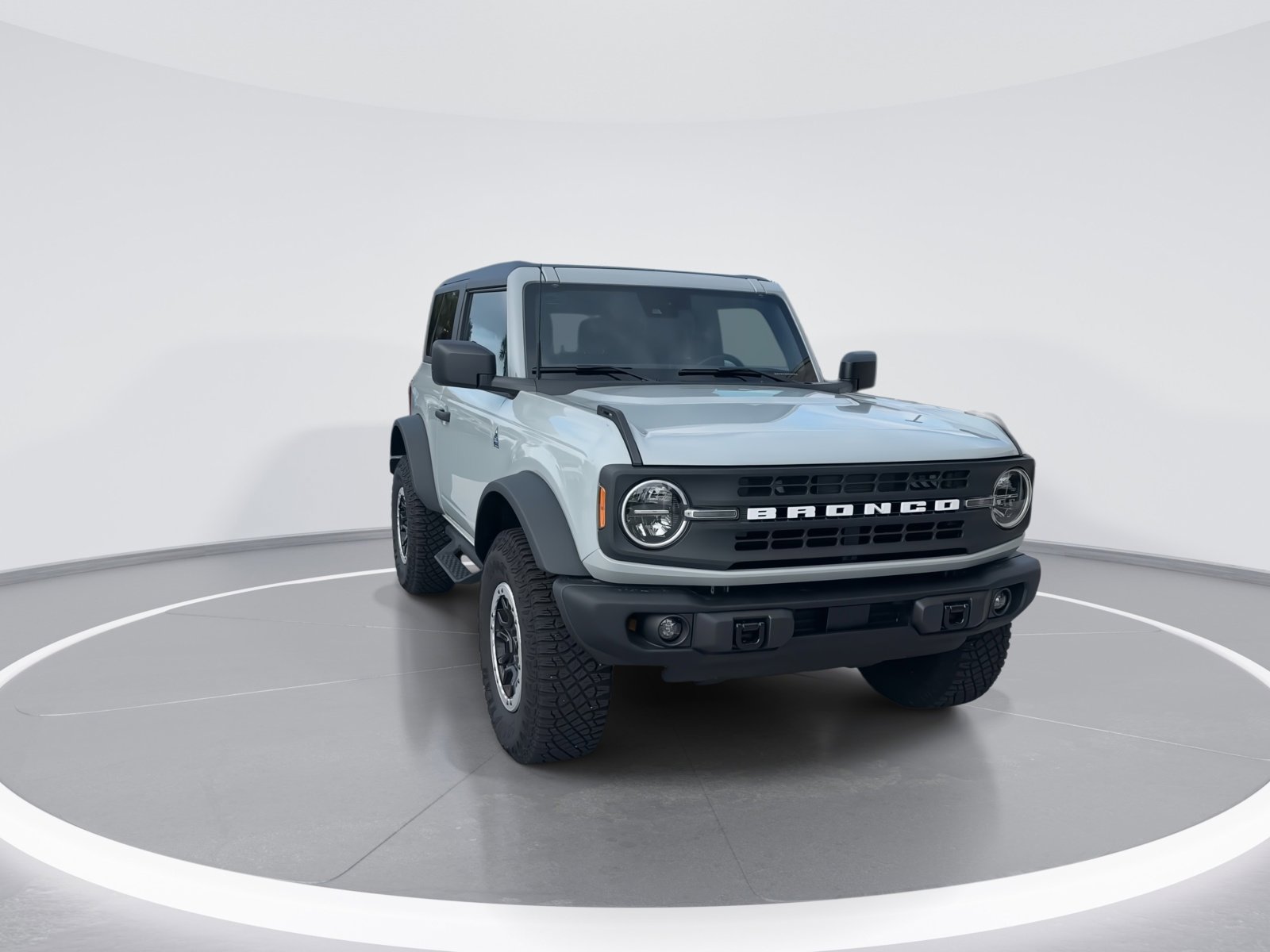 2023 Ford Bronco Base photo 2