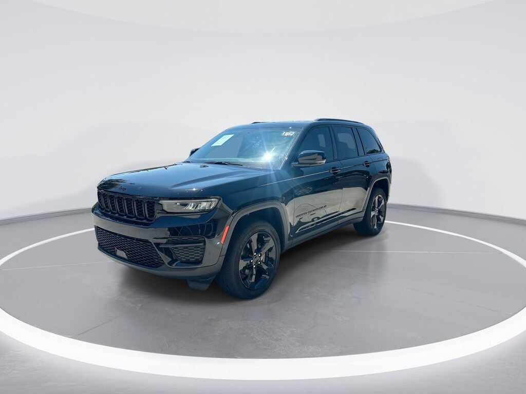 Used 2024 Jeep Grand Cherokee Altitude X 4x4 SUV