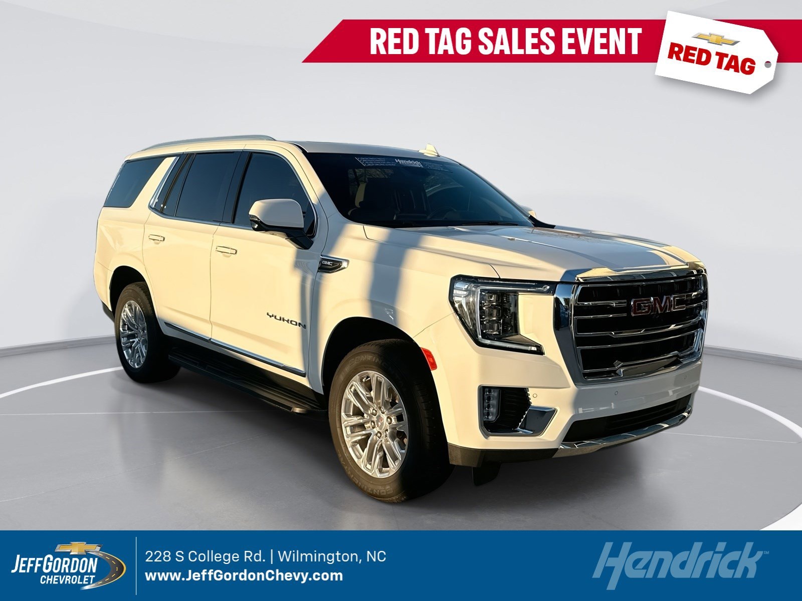 2023 GMC Yukon SLT's photo