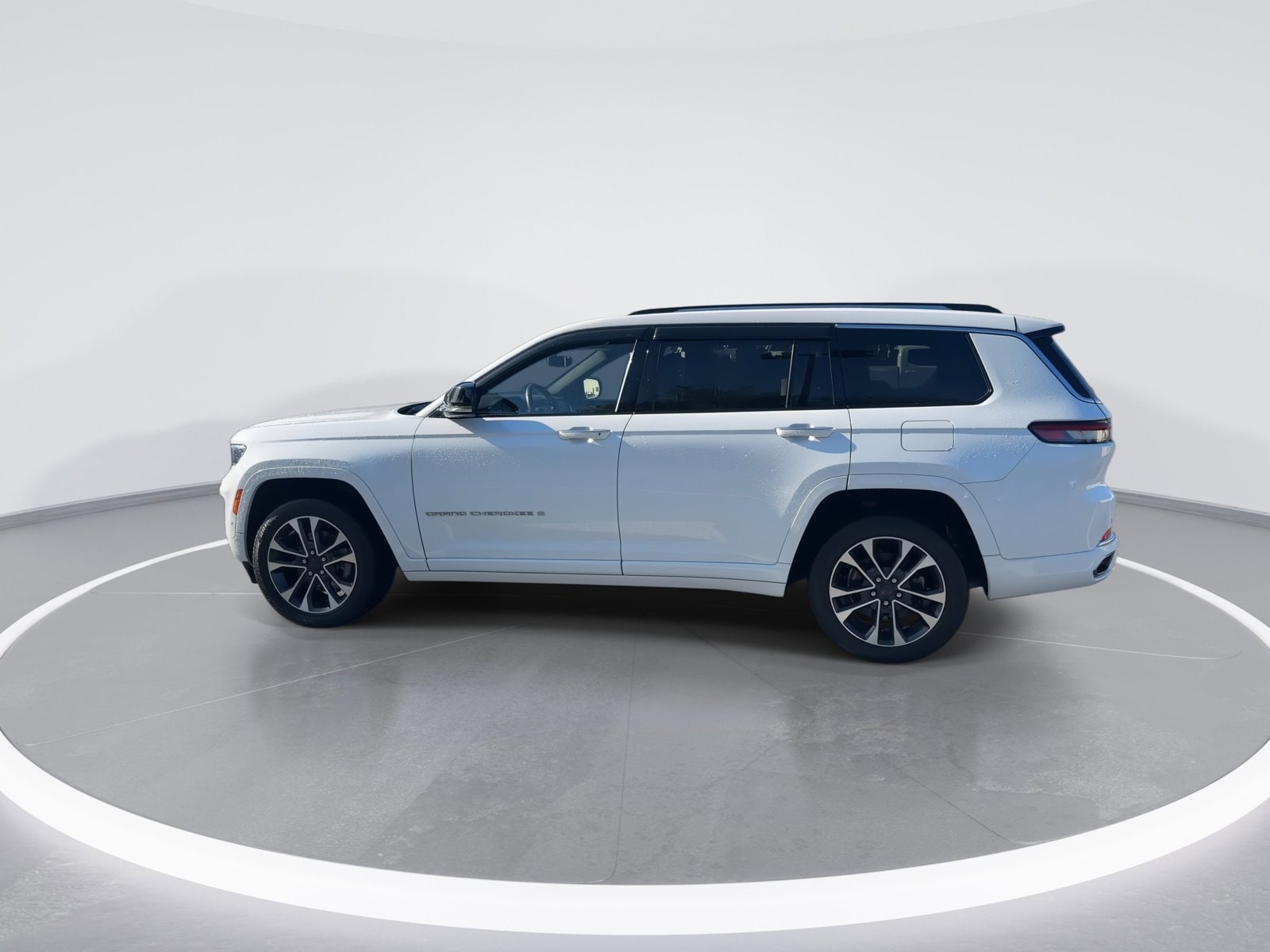2021 Jeep Grand Cherokee L Overland photo 5