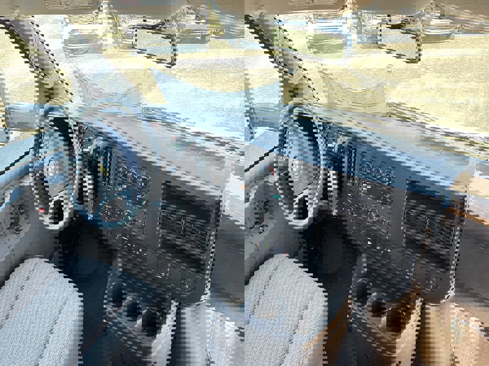 2024 Chevrolet Express Cutaway Base photo 14