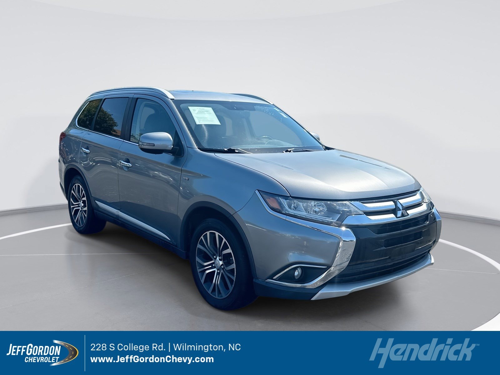 2016 Mitsubishi Outlander GT S-AWC's photo