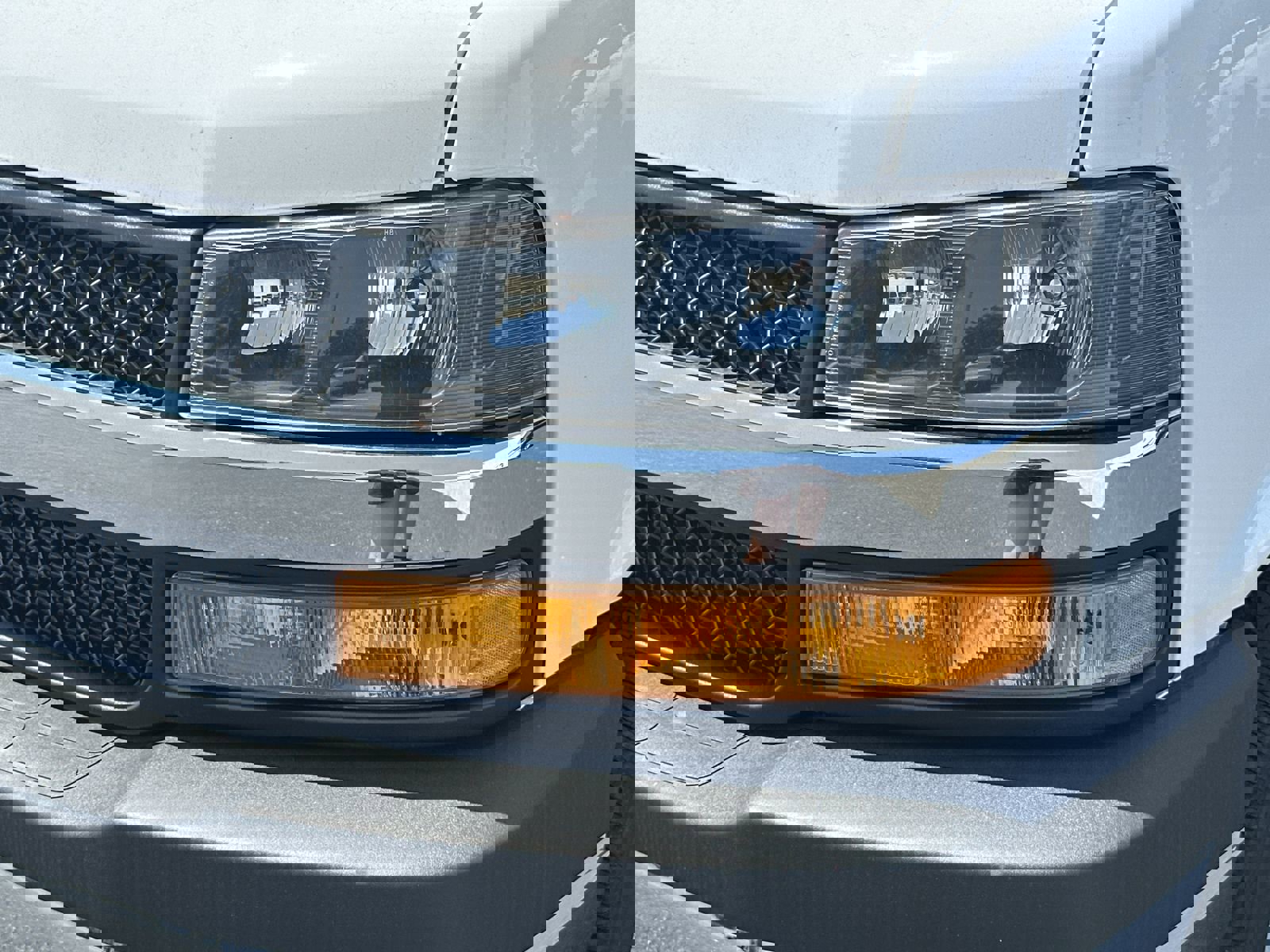 2025 Chevrolet Express Cutaway Base photo 11