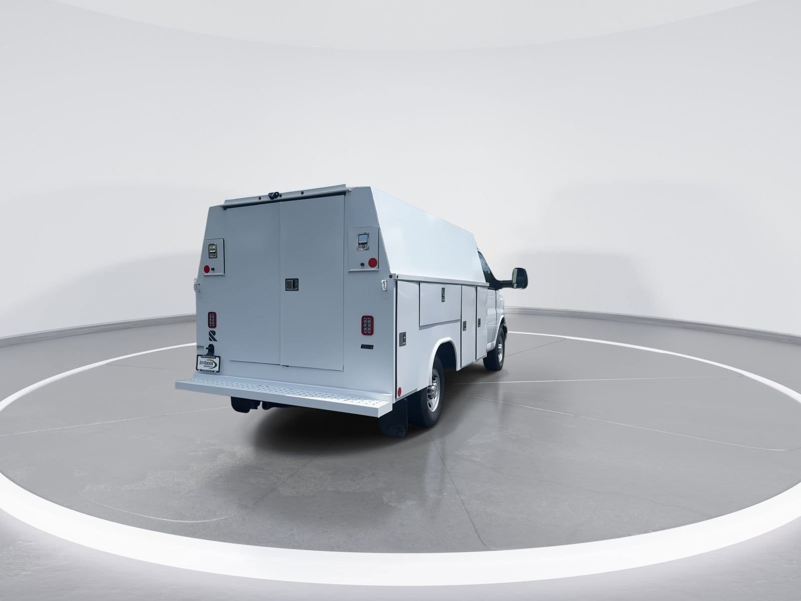 2025 Chevrolet Express Cutaway Base photo 9