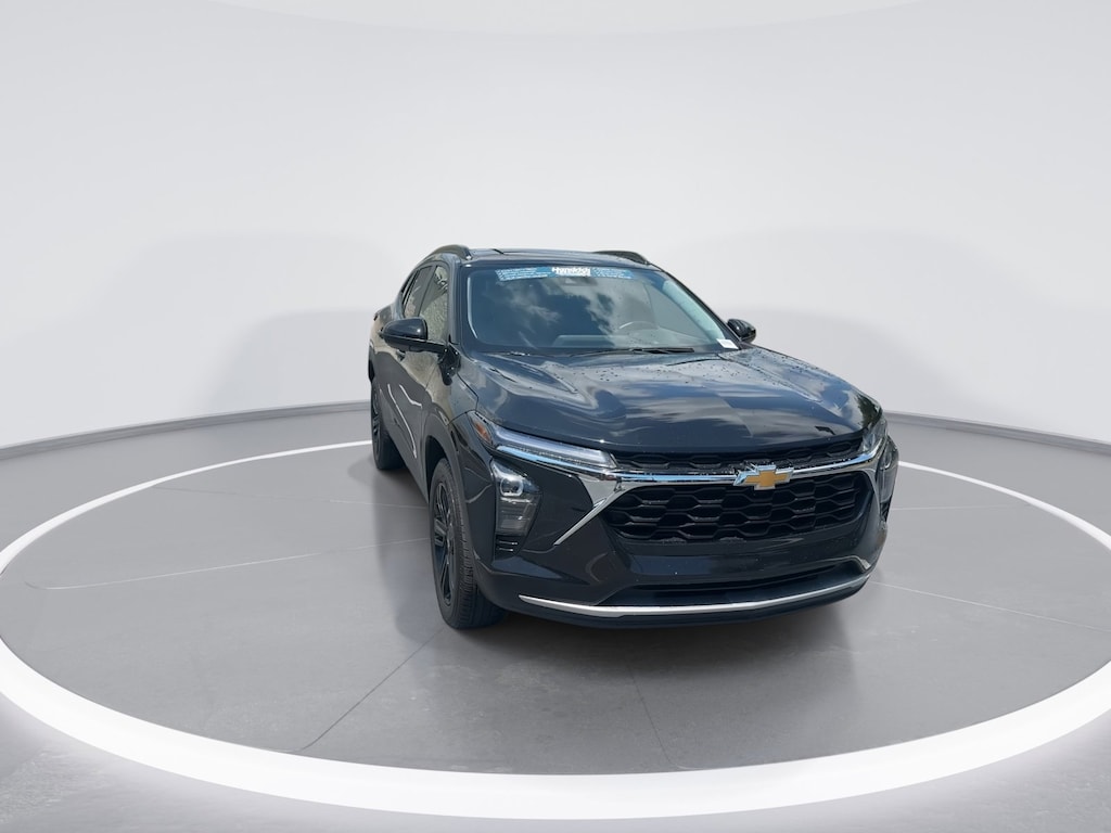 Used 2025 Chevrolet Trax LT SUV