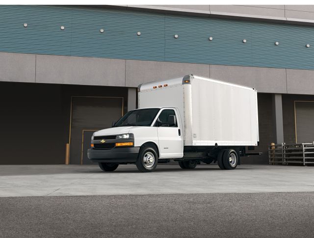2025 Chevrolet Express Cutaway 3500.jpg