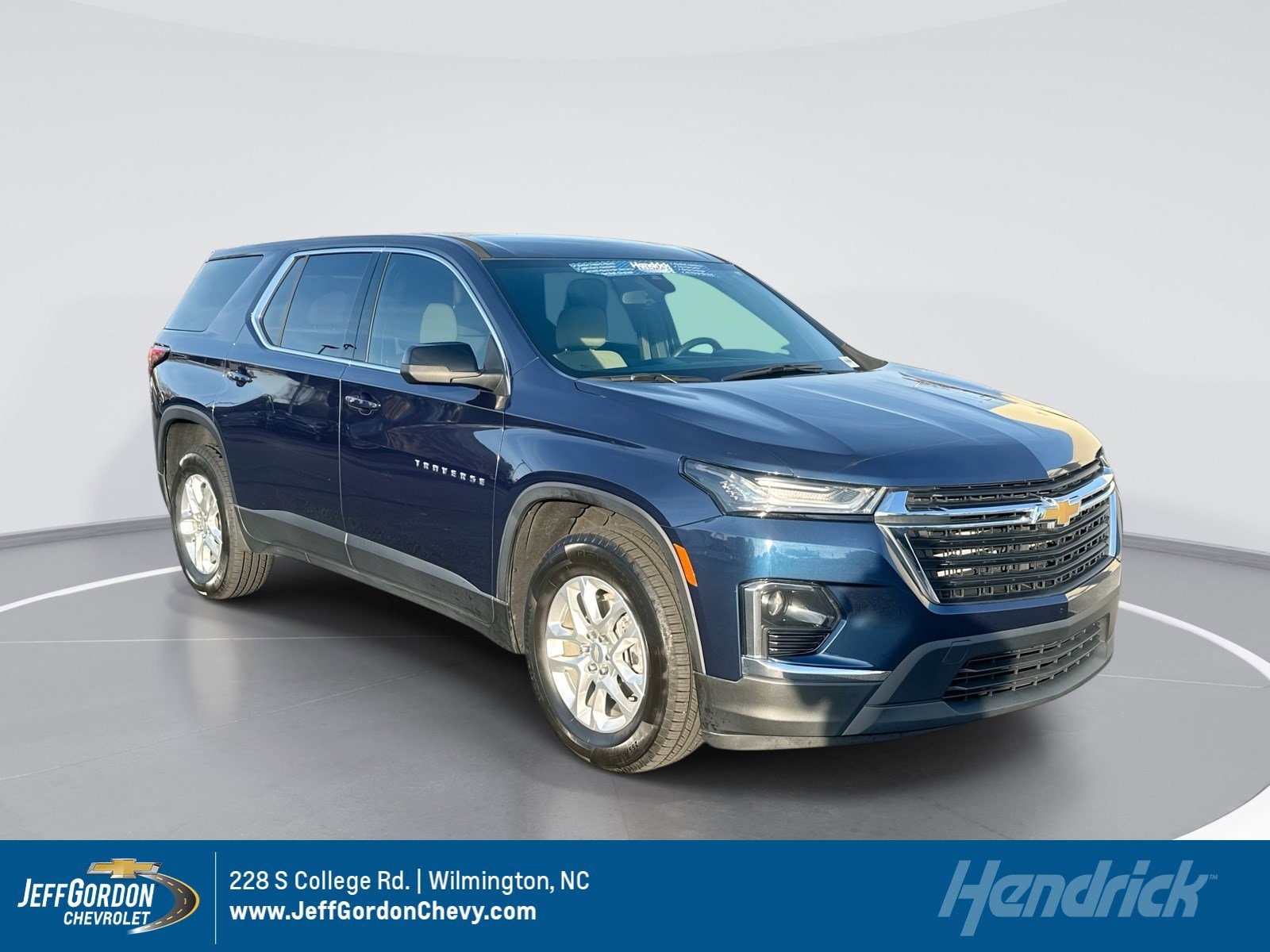 2022 Chevrolet Traverse LS's photo