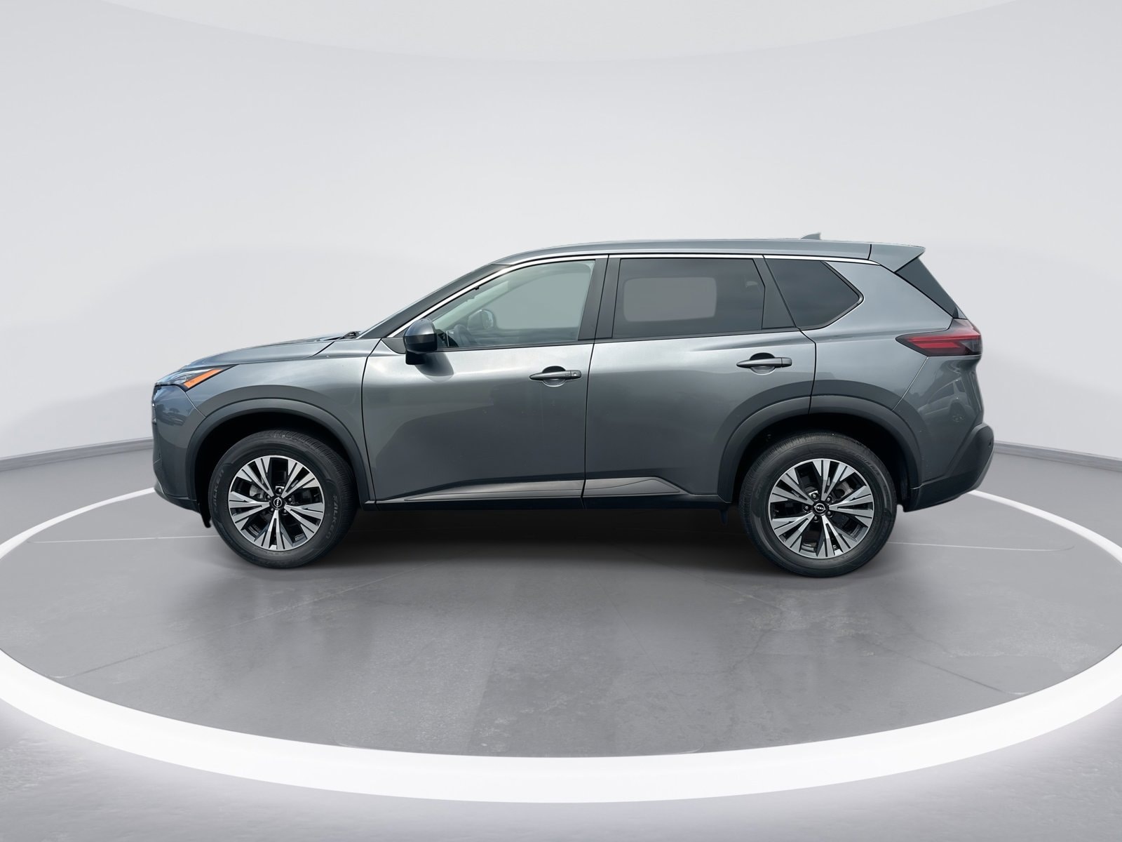 2023 Nissan Rogue SV photo 5