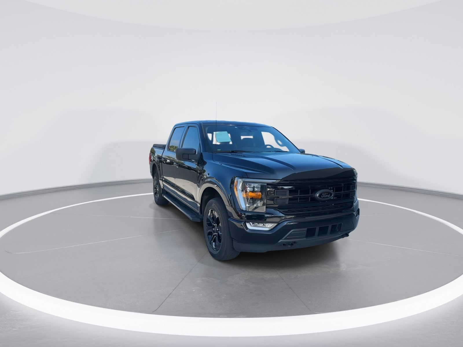 2022 Ford F-150 XLT photo 2