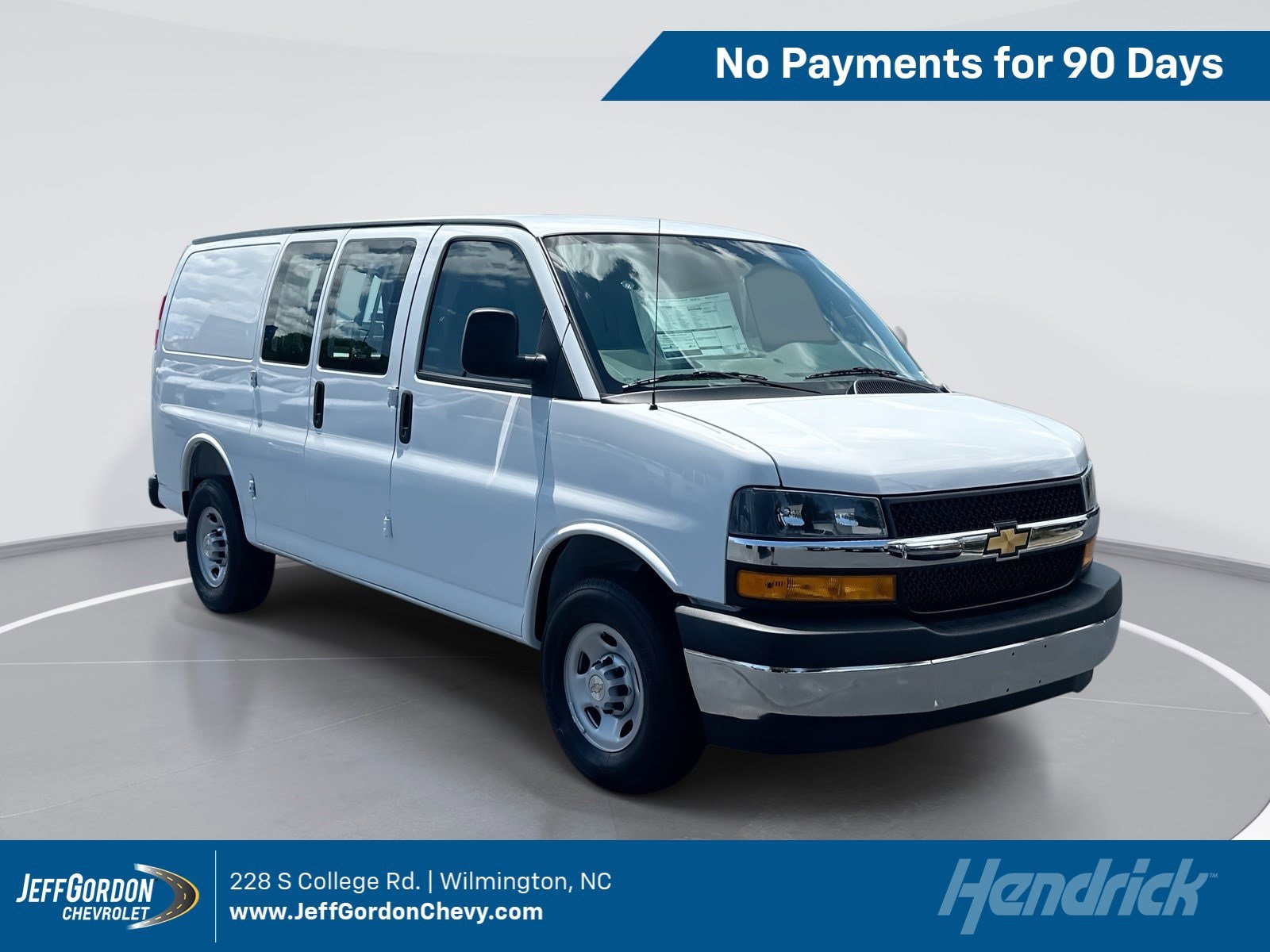 2026 Chevrolet Express 2500 Work Van HD's photo