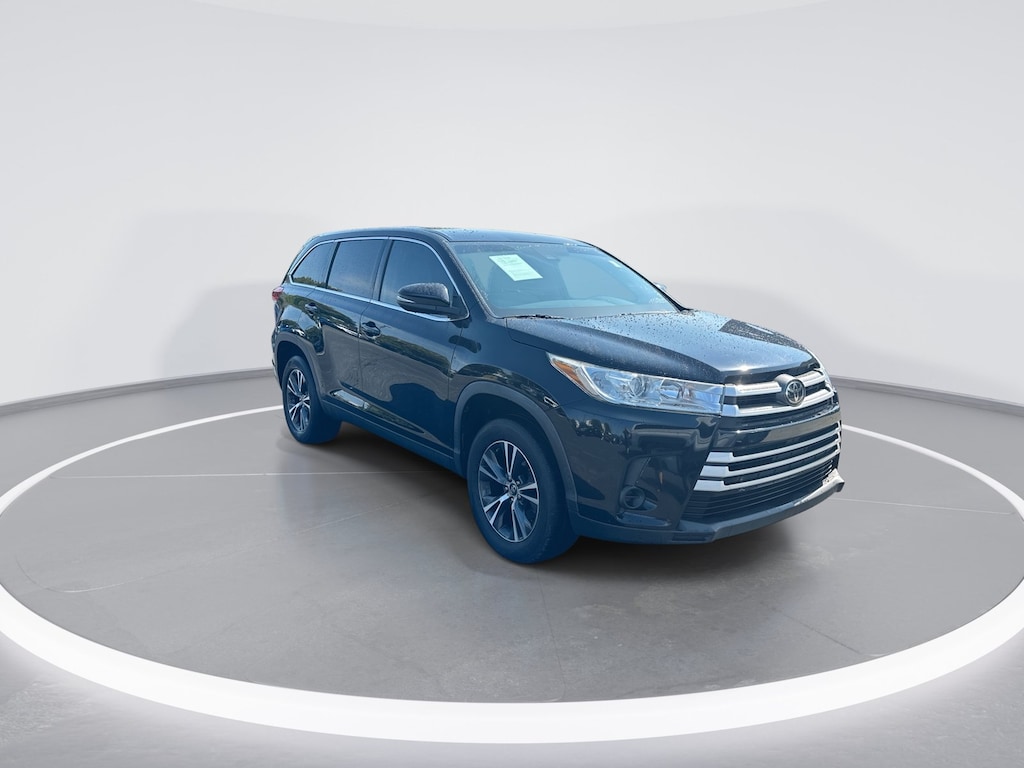 Used 2019 Toyota Highlander LE SUV