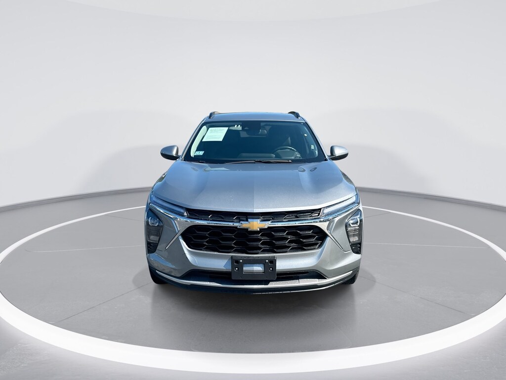 Used 2025 Chevrolet Trax LT SUV