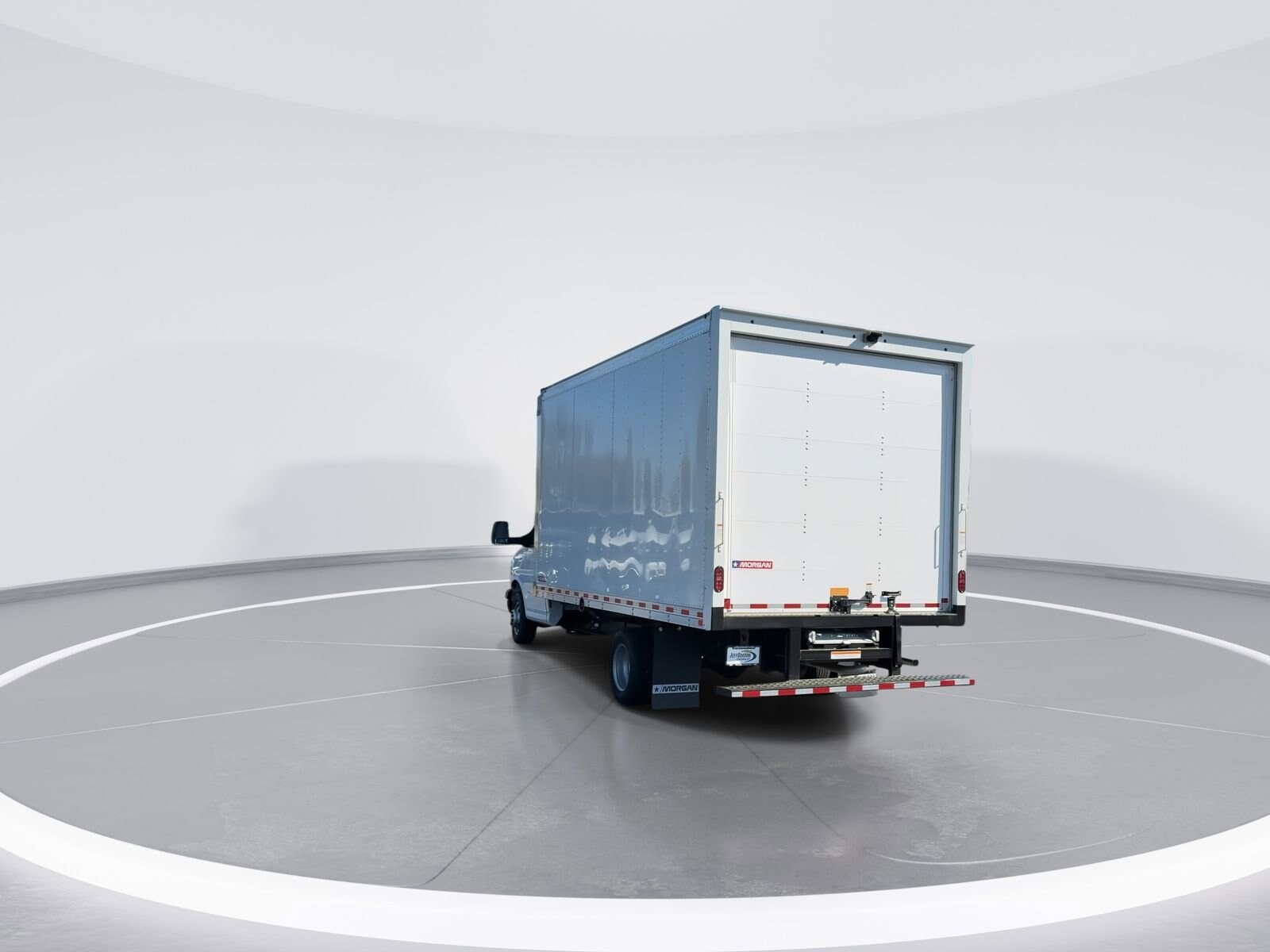 2024 Chevrolet Express Cutaway Base photo 9