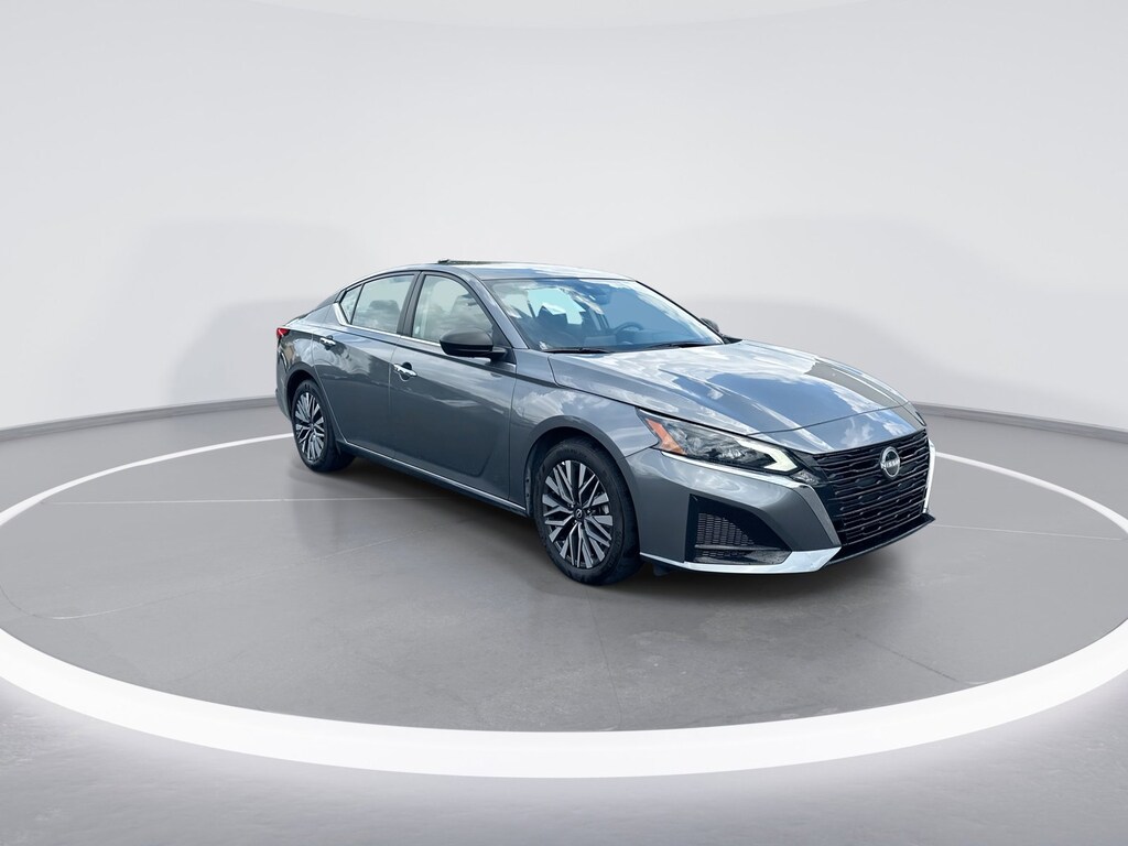 Used 2025 Nissan Altima SV Sedan
