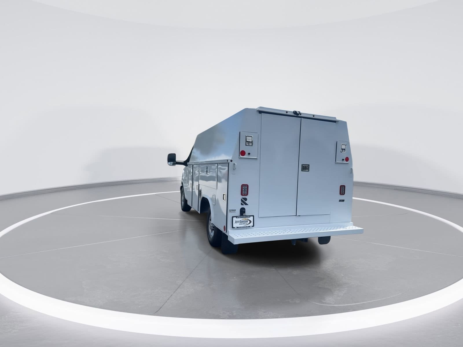 2025 Chevrolet Express Cutaway Base photo 8