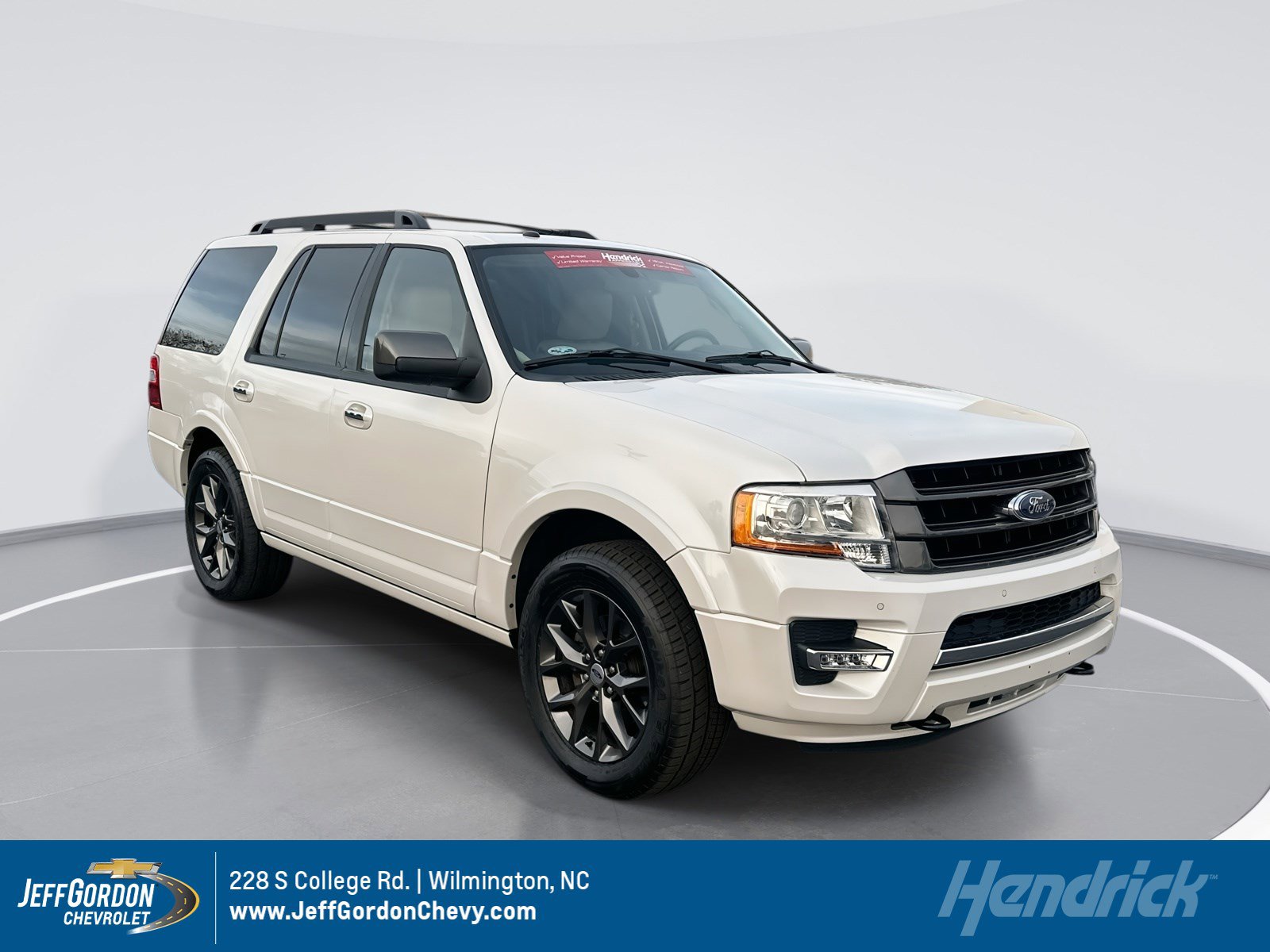 2017 Ford Expedition Limited's photo
