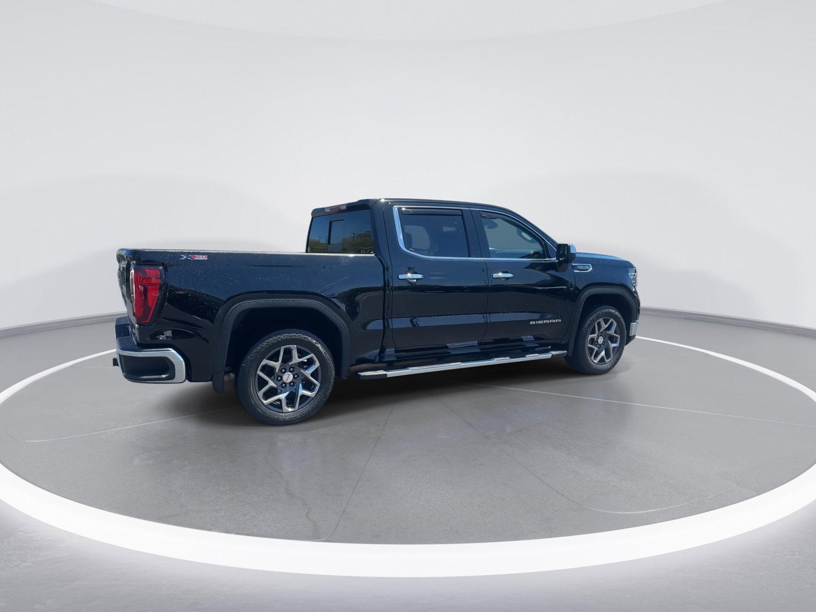 2022 GMC Sierra 1500 SLT photo 3